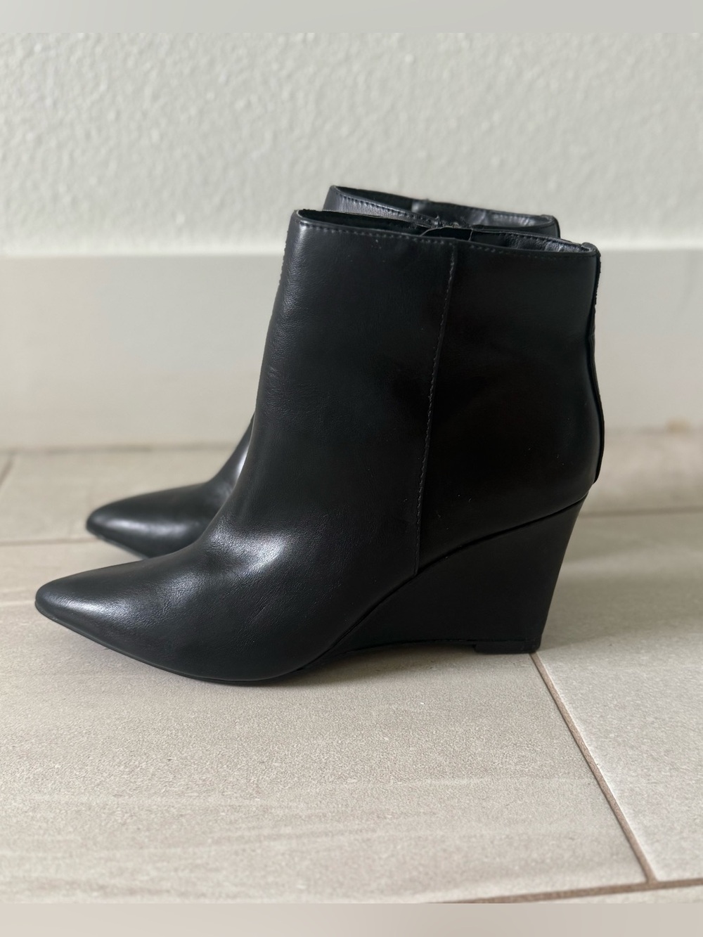 Rachel Zoe Alana Black Pointed Toe Wedge Ankle Boots 8.5